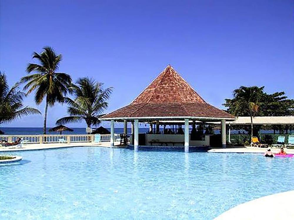 Starfish Tobago Hotel Black Rock Exterior photo